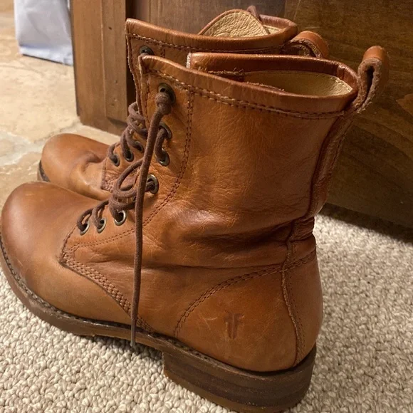 Women’s size 6 1/2 Frye leather boot - Picture 3 of 5